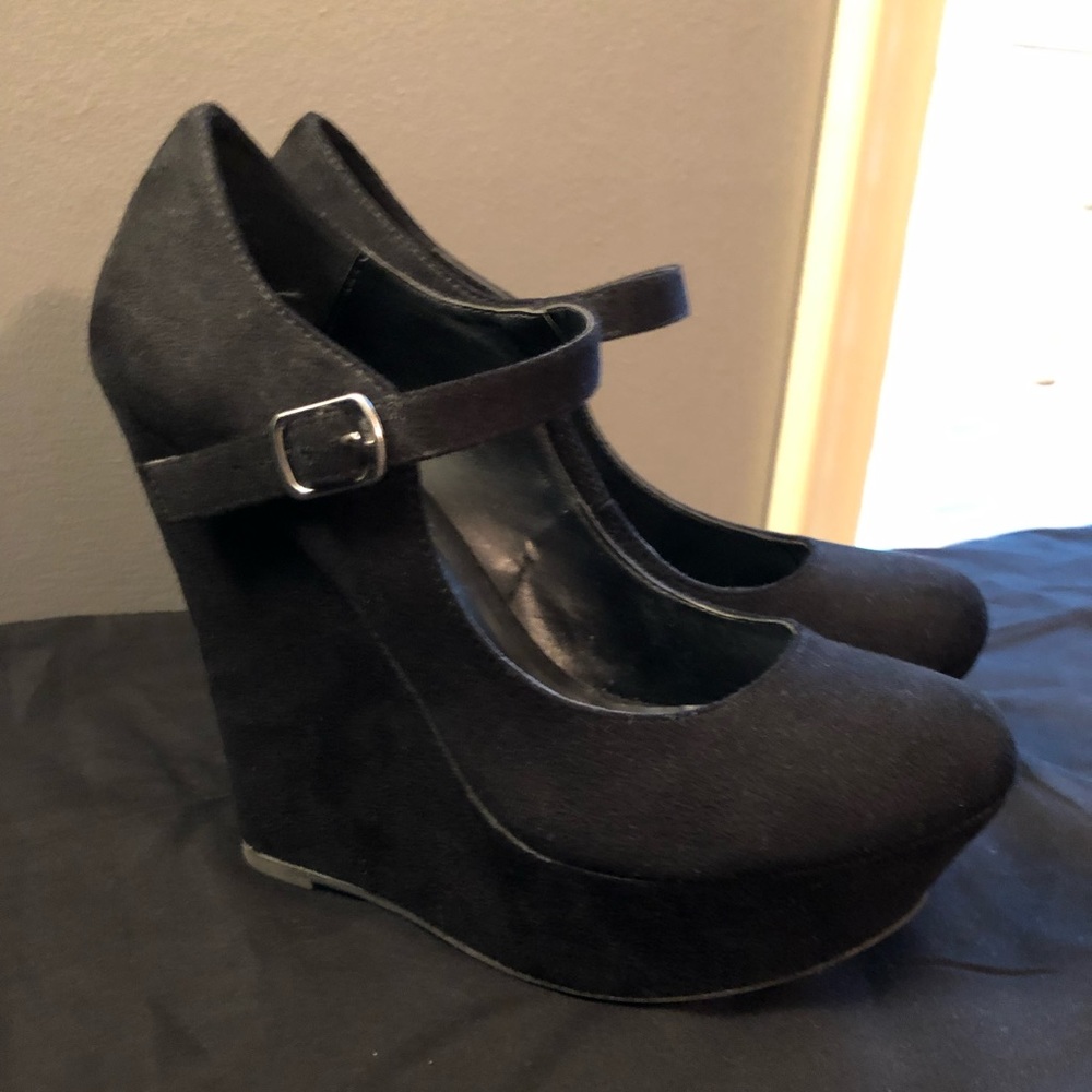Black high heel w strap, suede feel